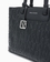 Bolso shopping logotipo en relieve y colgante metálico black